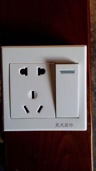 一开五孔插座视频,多功能插座使用攻略